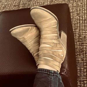 Gorgeous Free People Booties 🍂☀️